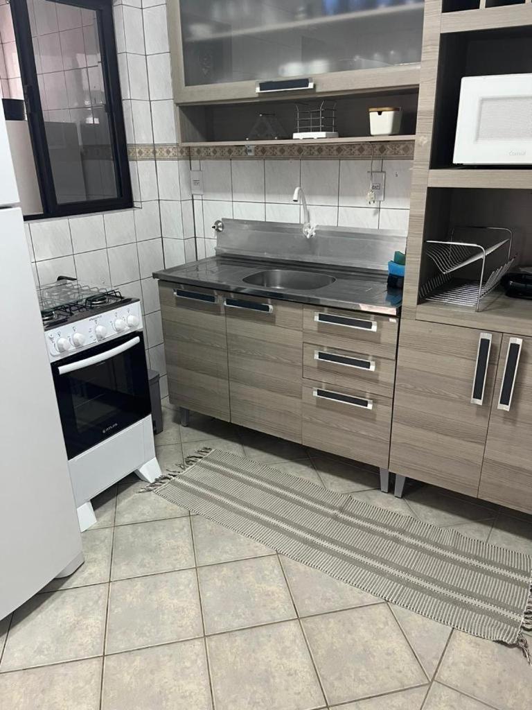 Apartamento Na Melhor Localizacao Da Meia Praia 伊塔佩马 外观 照片